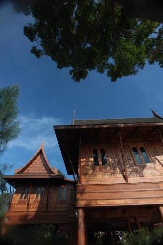 อาคารที่มีรีสอร์ท