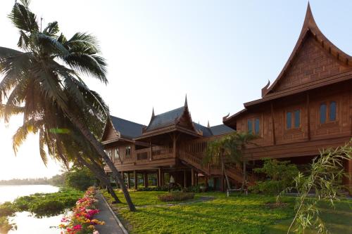 สวนหย่อมนอก RK Riverside Resort & Spa (Reon Kruewal)