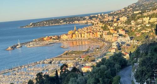 LA VILLA avec vue panoramique sur la Mer - Parking privé - Jacuzzi
