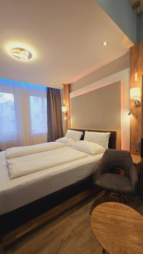 Elegance Lux Living 212