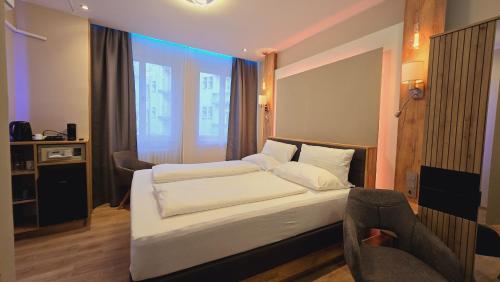 Elegance Lux Living 212