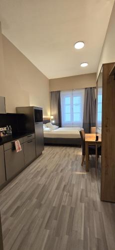 Elegance Lux Living 207