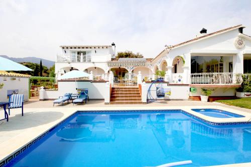 Estepona North Family Villa CORTIJO