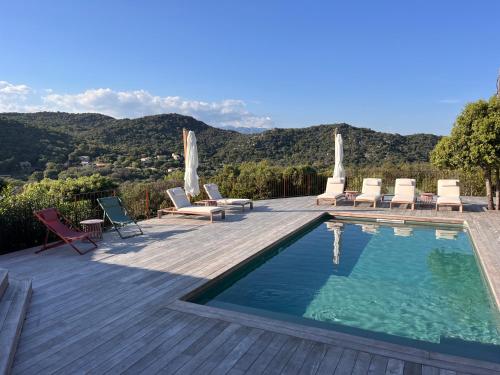 Villa Giuliaca piscine chauffée, calme, vue spectaculaire, proche des plages