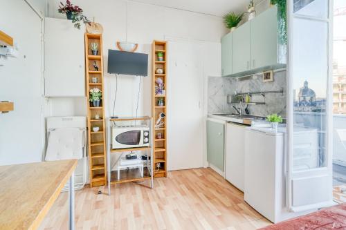 Terrace And Comfort – Austerlitz