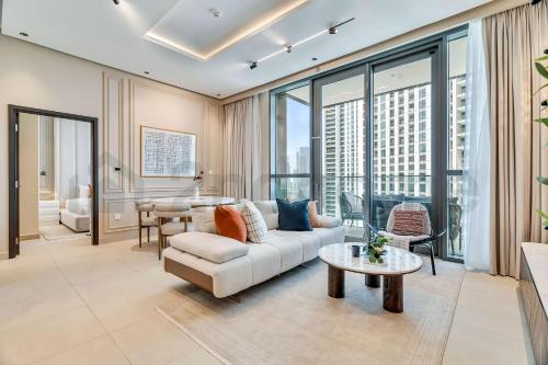Live Next to Dubai Mall A Freshly Furnished Unit - DV 3209