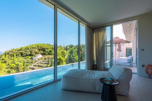 Luxury villa Morello Korčula 2 with large heated pool & wellness