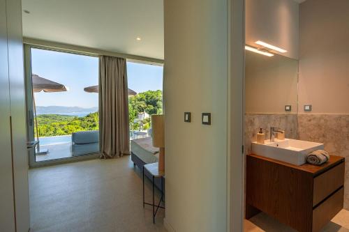 Luxury villa Morello Korčula 2 with large heated pool & wellness