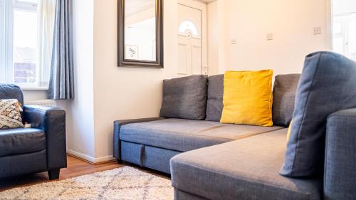 2BR Pet Friendly House near Cardiff Bay City Centre and Stadium with 2 Parking Spaces and Garden photo 17