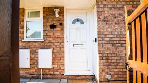 2BR Pet Friendly House near Cardiff Bay City Centre and Stadium with 2 Parking Spaces and Garden photo 21