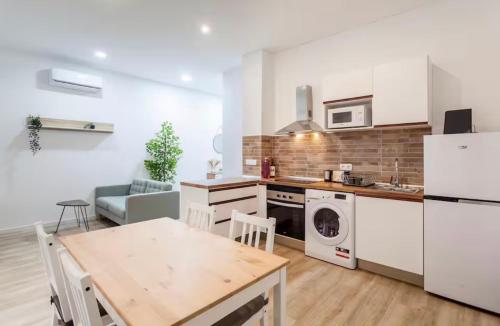 Cozy apartment with terrace next to Turia Gardens
