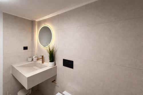 Casa Vincenzo 2 BDR apt by Hospi Living