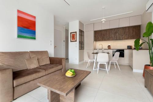Modern and Elegant Apartment Filarskiego in Gdańsk with Air Conditioning & Parking and Gym by Renters Prestige