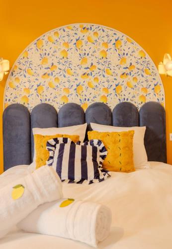 Ciao Bella Wellness Suite - Luxury Jacuzzi, Massage Table & AC in Central Nice