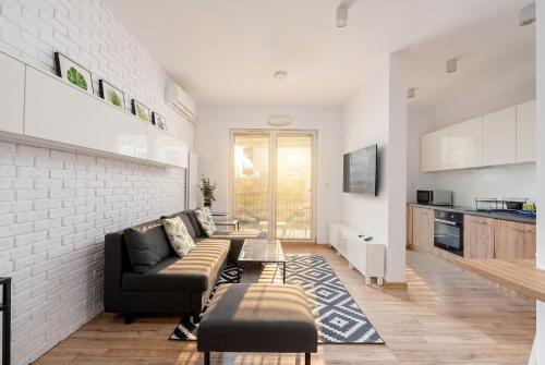 Rakowicka Charming Apartment with Garden by BookingHost
