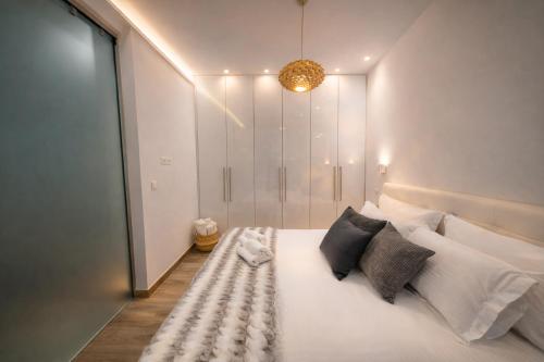Stylish Central Athens Apartment Cozy & Modern