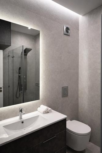 Stylish Central Athens Apartment Cozy & Modern
