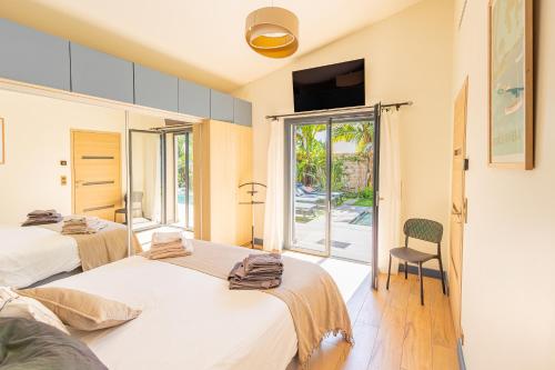 Villa piscine, plages à pied, 4 suites - Antibes