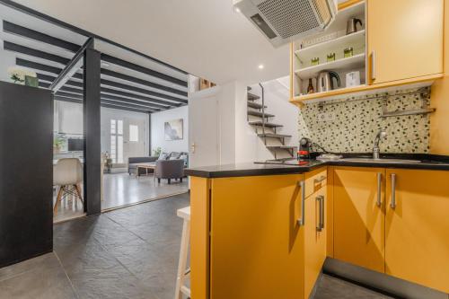 Modern Duplex - 2Bedrooms 1.5Bathrooms - Malasaña