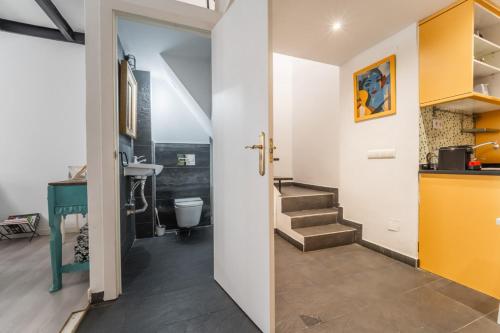 Modern Duplex - 2Bedrooms 1.5Bathrooms - Malasaña