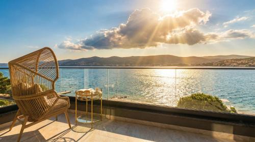 Luxe Villa palace Nera 2 by sea Heated pool