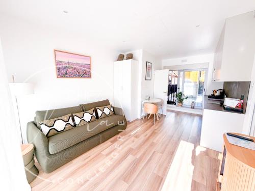 Modern Parisian Apartment - near Eiffel Tower