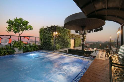 Solar Premium Hotel & Spa — Swimming pool
