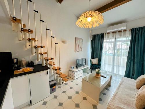 L'Escapade du Port Duplex with Terraces in Antibes