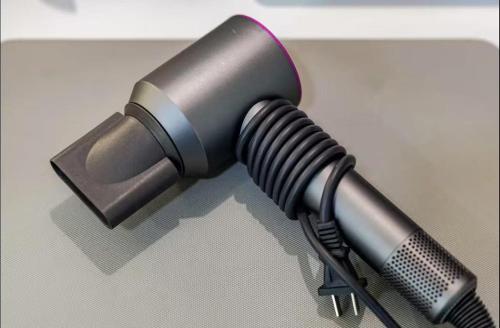 a microphone sitting on top of a table at Coolplay house in Bangkok