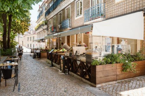 Principe Real Oasis with Private Patio by NestAtLisbon
