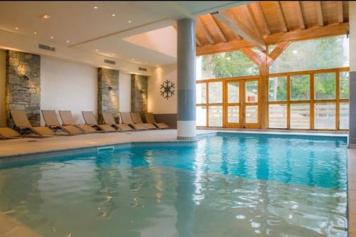 Chalets de Wengen B45 - Paradiski - heated pool