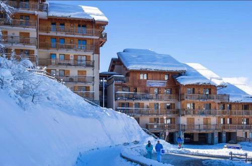 Chalets de Wengen B45 - Paradiski - heated pool
