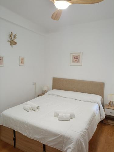 SANM - Renovated 3-Bedroom for 6 on Calle San Miguel - Torremolinos Main Street