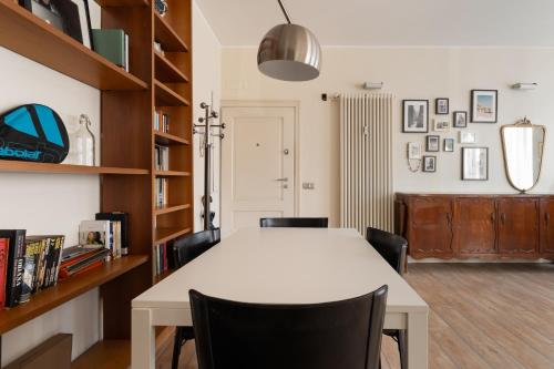 GuestHost - Cozy Balcony Flat X2 Porta Garibaldi