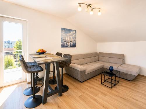 TIA apartment with garden