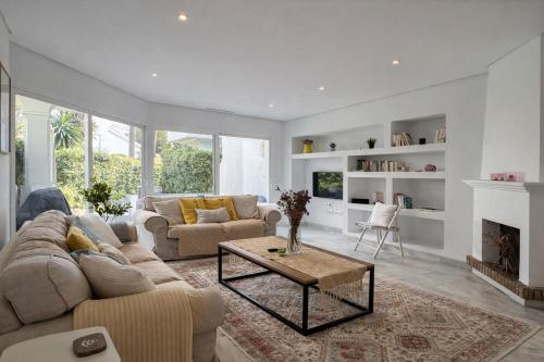 Charming 4 BR in Exclusive Camoján Blanco - RDR549