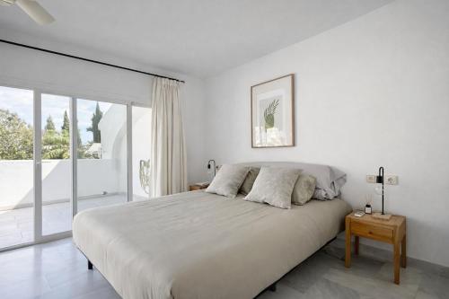 Charming 4 BR in Exclusive Camoján Blanco - RDR549