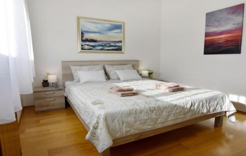 Peaceful apartment with private terrace