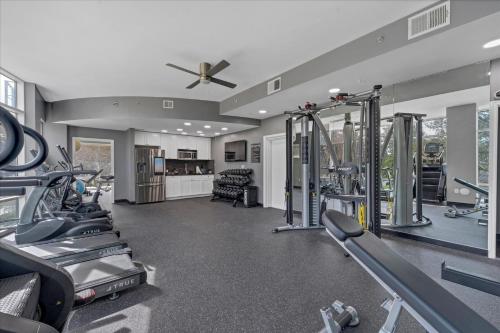 2 Bdrm Penthouse with Billiards photo 63