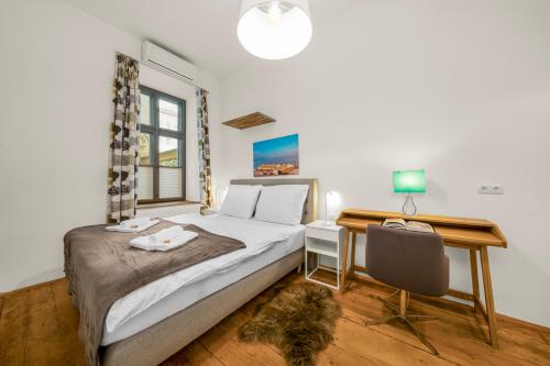 1 Bedroom Apartment in Neubau, 8 min city center, AC, Parking