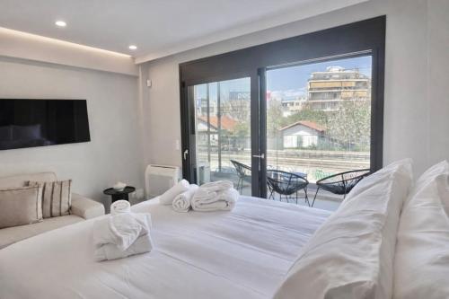 The Aegean Pearl Athens by ΜΡS