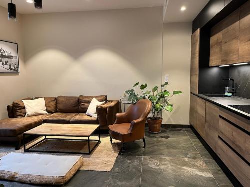 Urban Design 6 people near dowtown with air conditioning & Netflix