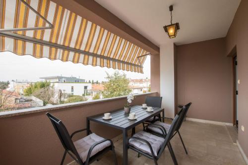 Peaceful apartment with private terrace