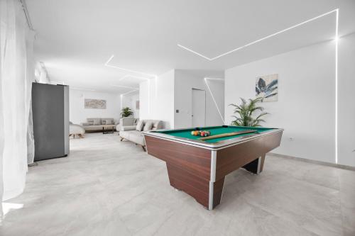 Resort Villa Vista 1&2 by Istrabook