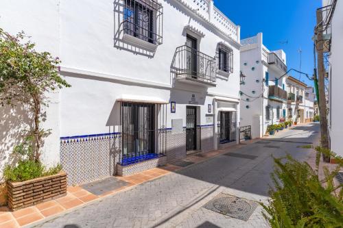 Los Naranjos House