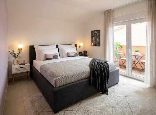 Family apartment Oros Medulin, with a pool, ggl
