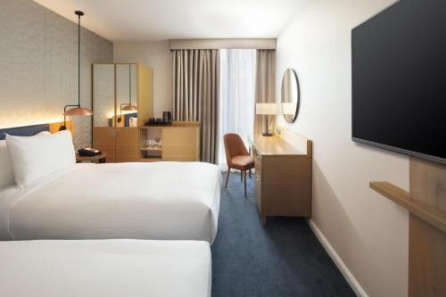 Hilton Garden Inn Birmingham Brindley Place photo 36