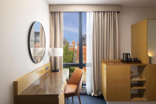 Hilton Garden Inn Birmingham Brindley Place photo 41