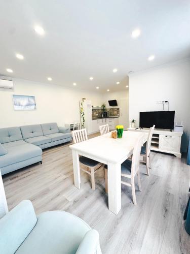 BRIGHT Apartment priamo v centre Michaloviec - 2