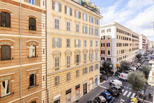 Elegante e ampio appartamento nel cuore di Prati